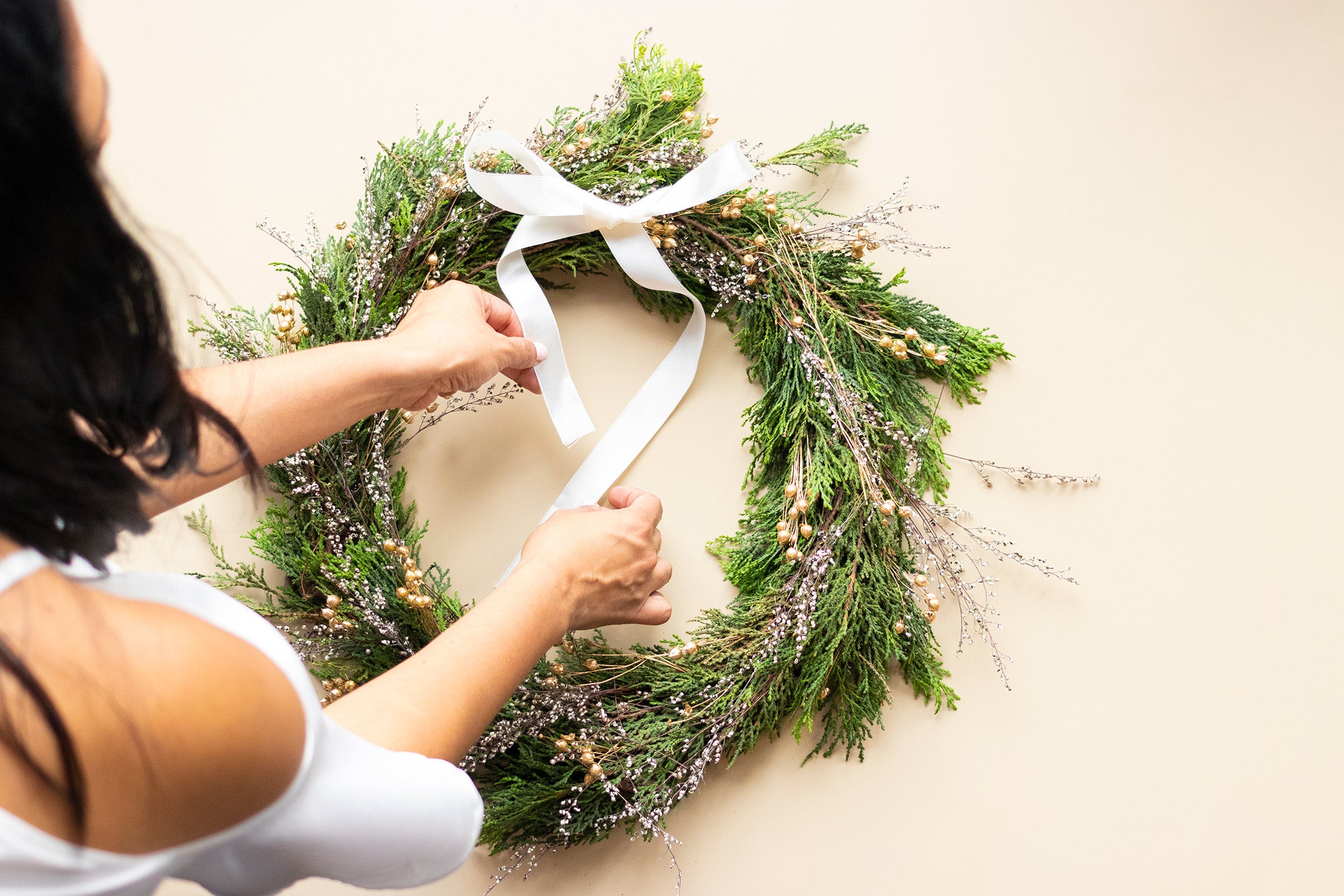 How to Tie a Ribbon For a Wreath Wreaths.co.uk