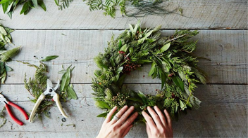 Beginners Guide to Making a Wreath (Step by Step with Pictures ...